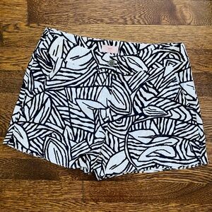 Nell Black White Leaf Print 3.5” Shorts High Waist 100% Silk Sz 2 *NWT*